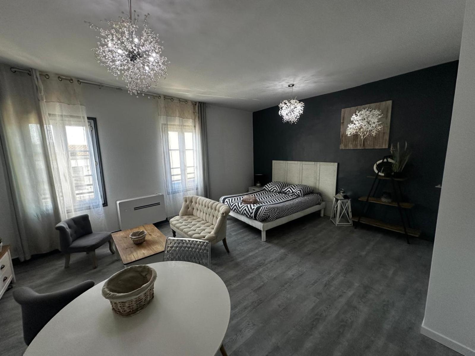 Le Caly - 2mn Gare Sncf, Hyper Centre, Wifi-netflix Apartment *